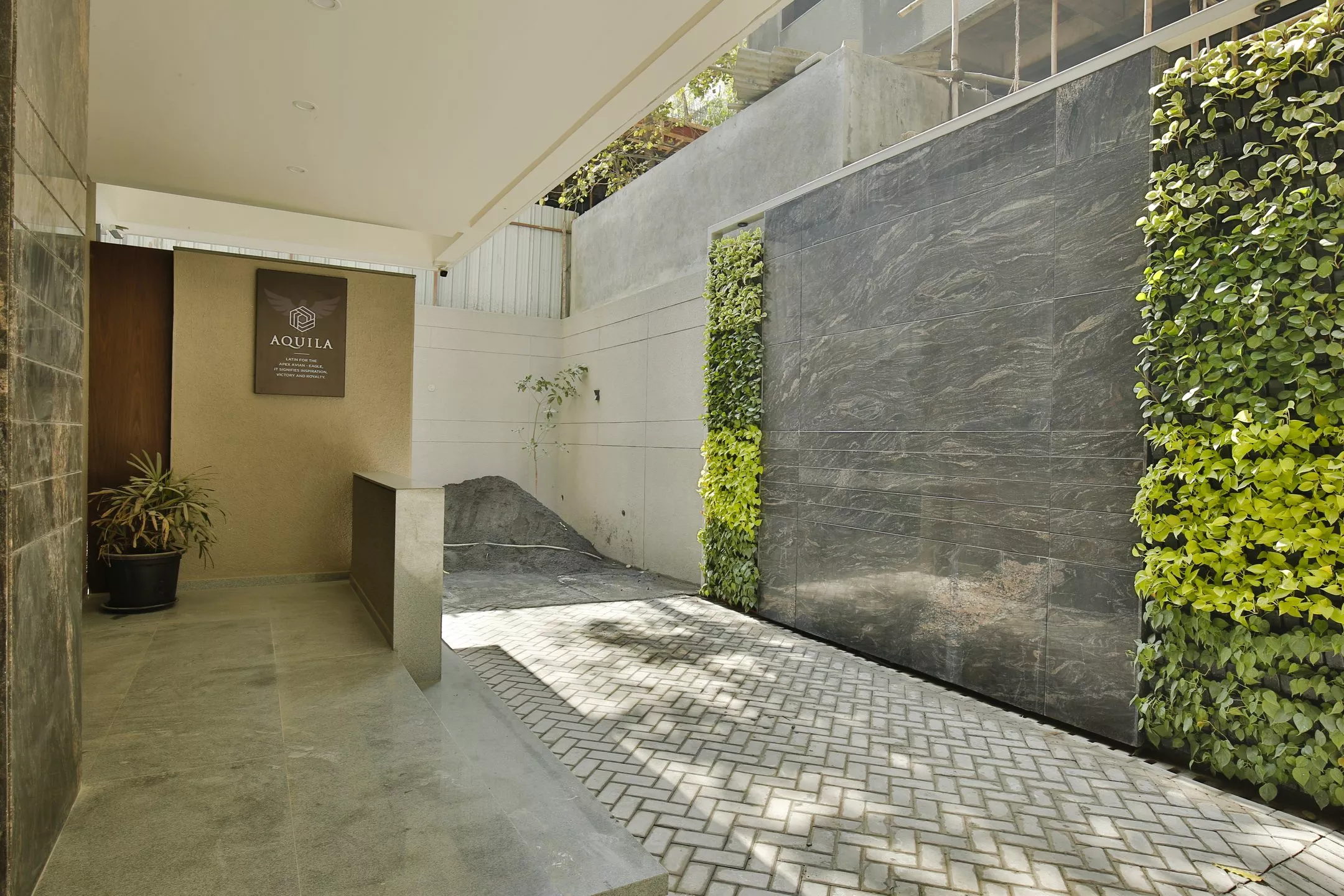 Showrooms | Aquila | Pandit Javdekar